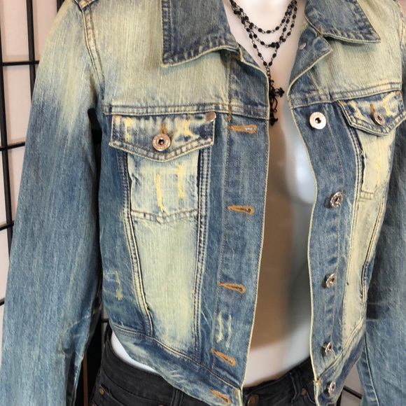 Leslie Fay Jackets & Blazers - Leslie Fay distressed denim jacket